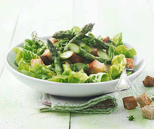 Salade tiède croûtons-asperges