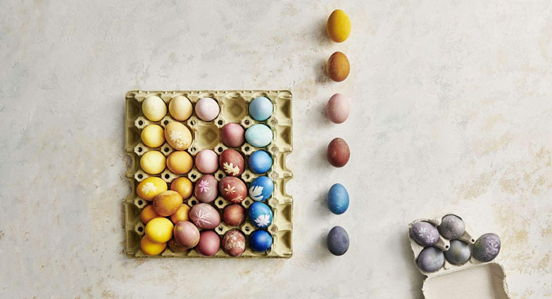 Teindre des œufs avec des couleurs naturelles: comment procéder?