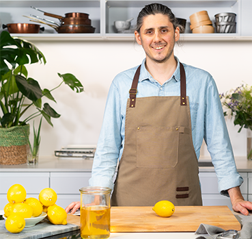 Kitchen Hack: Essig aus Zitronenschalen