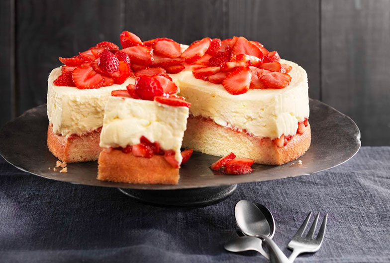 <b>Ce fraisier au séré</b> en sont la preuve: une crème au beurre n’est pas toujours indispensable!
