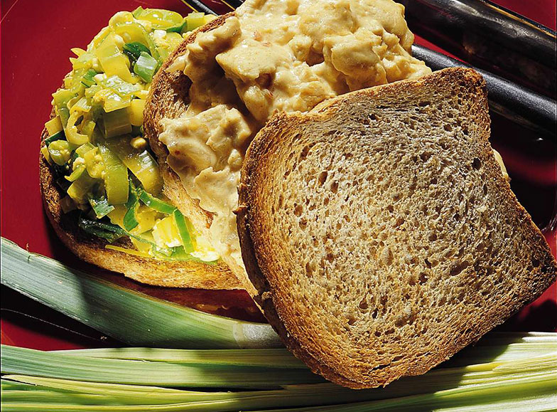 Le pain Graham est une base idéale pour des sandwichs rustiques comm le <b>triple-toast.</b>
