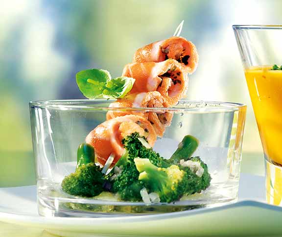 Roulés de saumon et salade de brocolis