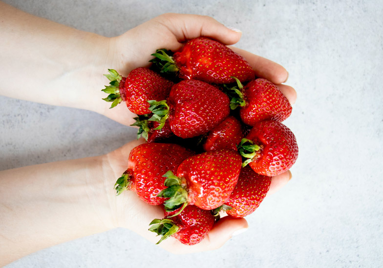 Frisch gepflückt schmecken Erdbeeren immer noch am besten. <br>Bild: Tetiana Bykovets - unsplash.com