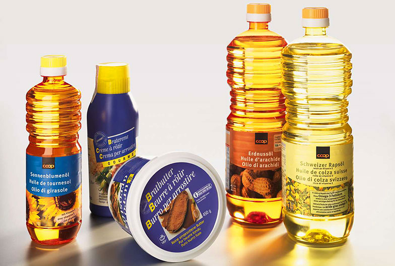 L’huile de colza suisse (bouteille à droite) est saine et aromatique.