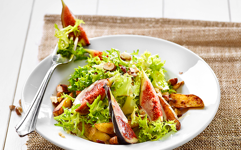 Cette <b>salade de pommes de terre aux figue</b> met tout le monde dans l’ambiance de l’automne!