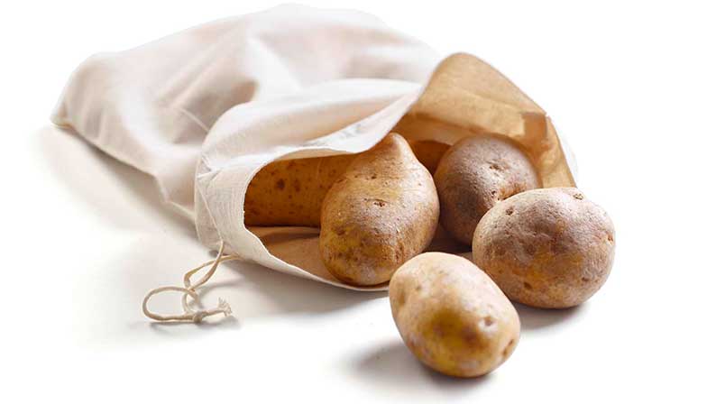 Ein Stoffsack ist ideal für die Aufbewahrung von Kartoffeln.