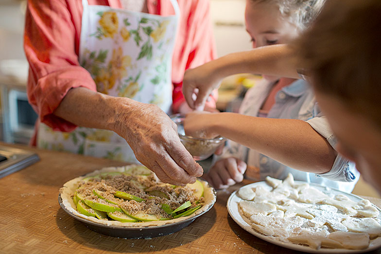 Aus Resten lassen sich feine Gerichte zubereiten, die auch Kindern schmecken. Bild: Bild: Cavan Images / Getty Images