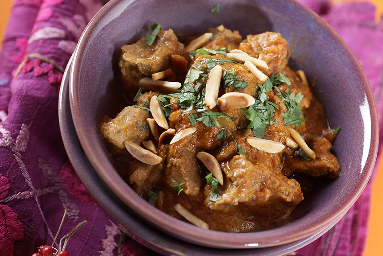 Le rogan Josh, un curry d’agneau rouge, fait partie des classiques de la cuisine indienne au curry.