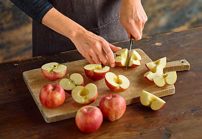 Cette recette simple, à base de pommes, est sans doute empruntée à la cuisine paysanne.