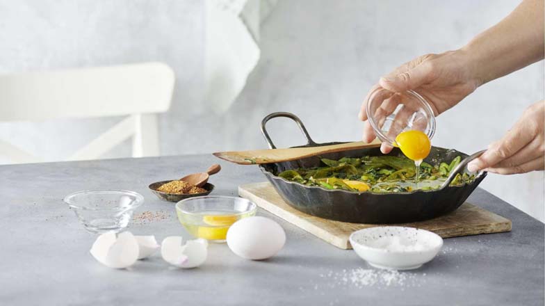 Eier bieten eine ideale Grundlage für ein Low-Carb-Frühstück.