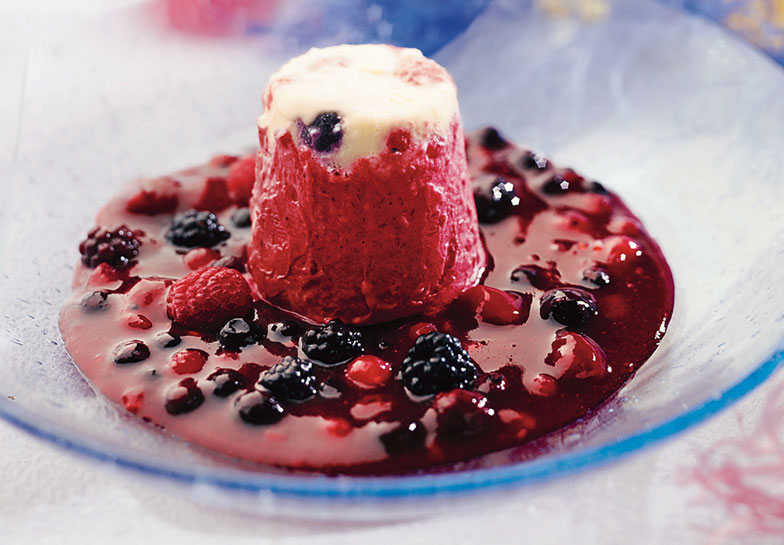 Rafraîchissante et terriblement tentante par temps de canicule: <b>glace aux petits fruits rouges.</b>