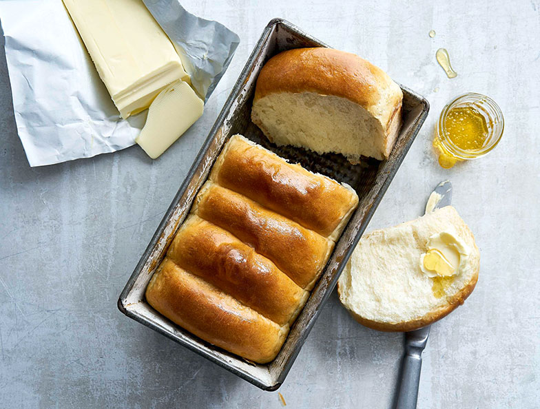 Au petit-déjeuner, le pain brioché est aussi bon qu’un petit pain au lait du boulanger.