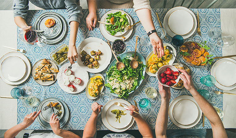 Wie lassen sich am Familientisch verschiedene Ernährungsbedürfnisse unter einen Hut bringen? Bild: iStockphoto
