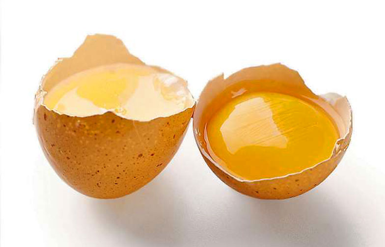 <b>Des blancs d’œufs restants</b> peuvent servir à confectionner p.ex. des baisers, meringues ou pavlovas.