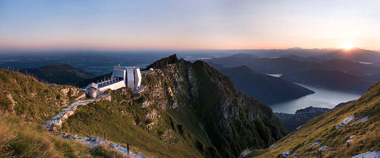 Le Monte Generoso avec la fleur de pierre du fameux architecte Mario Botta est l’incontournable point de vue panoramique du Tessin.