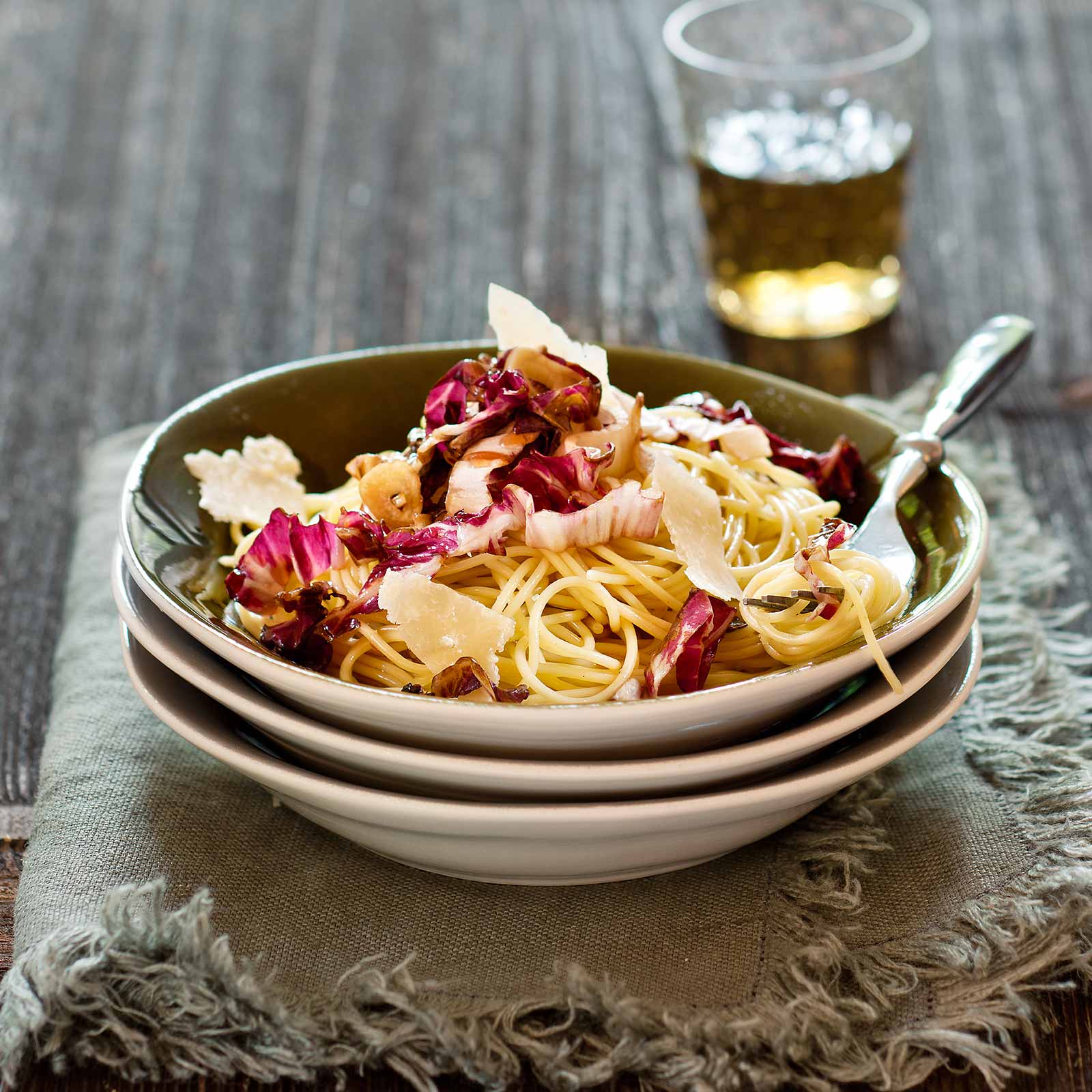 Spaghetti mit Cicorino rosso | Rezept | Betty Bossi