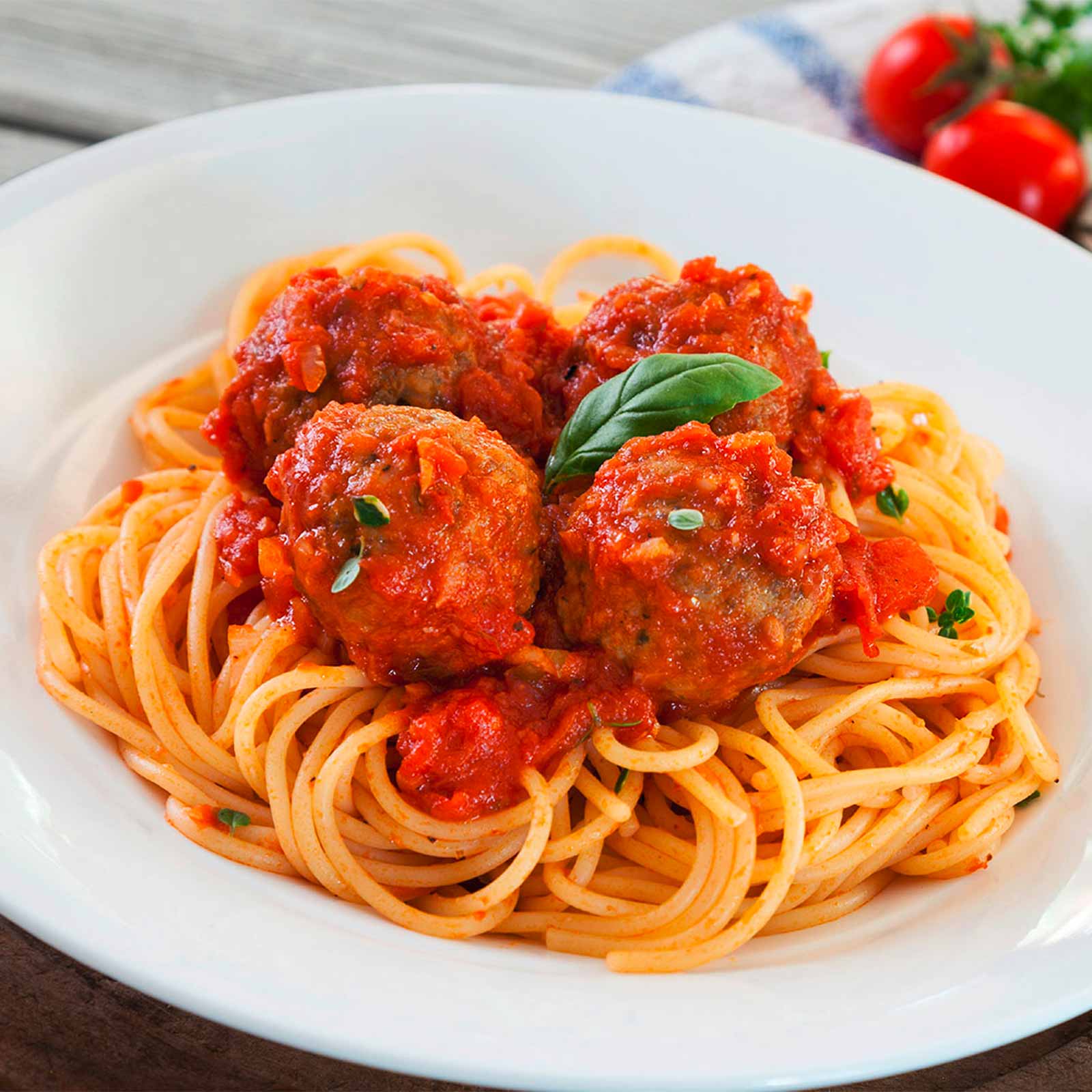 Spaghetti aux boulettes de boeuf : recette facile et rapide Un jour, une  recette