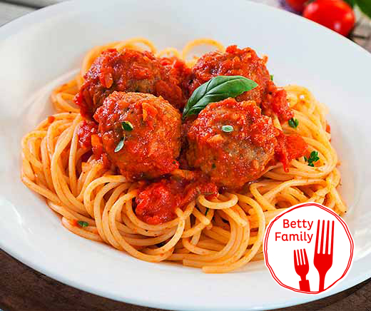 Spaghetti mit Fleischbällchen italienische Art