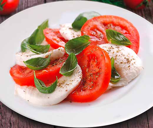 Salade tomates mozzarella - insalata caprese