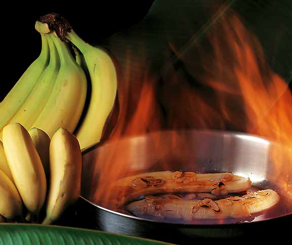 Flambierte Bananen mit Rum-Caramel-Sauce