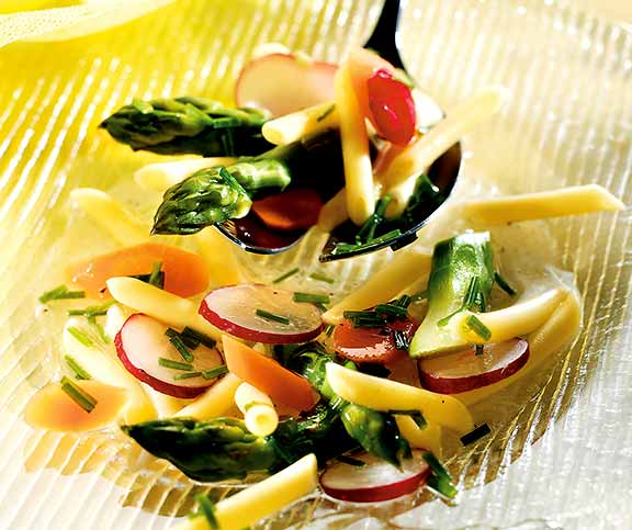Pasta-Salat mit Spargeln