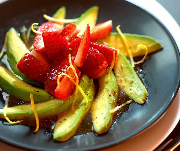 Avocado-Erdbeer-Salat