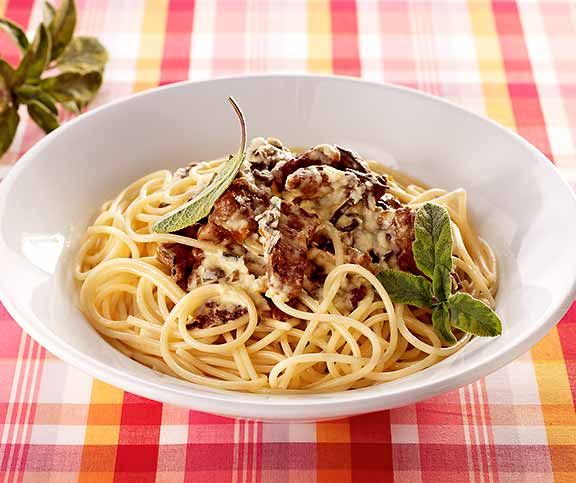 Spaghetti carbonara bœuf et sauge